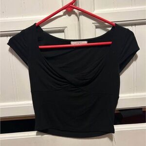 gaze Black Cropped Twist-Detail Short Sleeve Top
